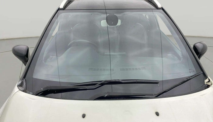 2019 Nissan Kicks XV PREMIUM O DUAL TONE DIESEL, Diesel, Manual, 78,421 km, Front Windshield