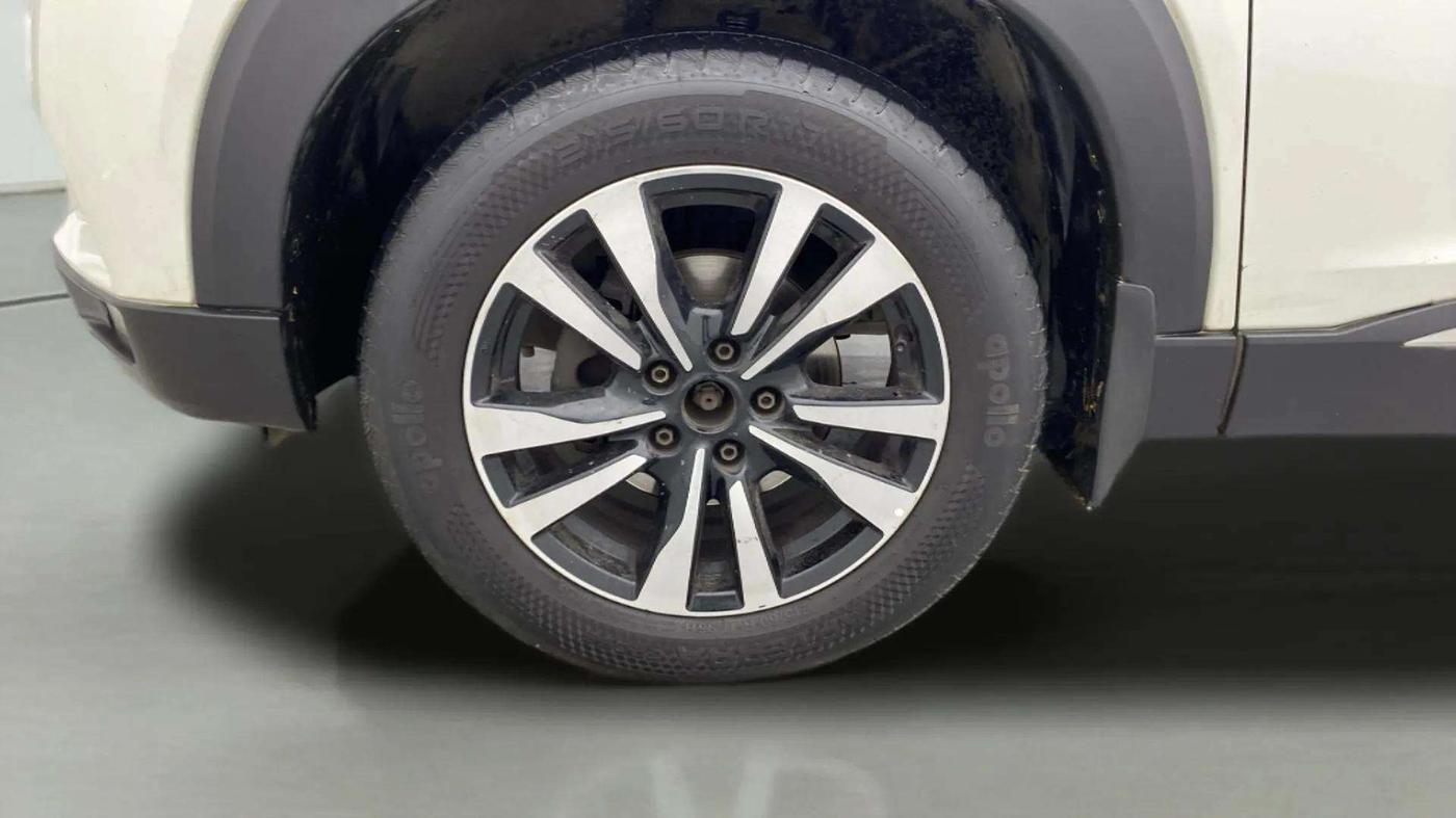2019 Nissan Kicks XV PREMIUM O DUAL TONE DIESEL, Diesel, Manual, 78,575 km, Left Front Wheel