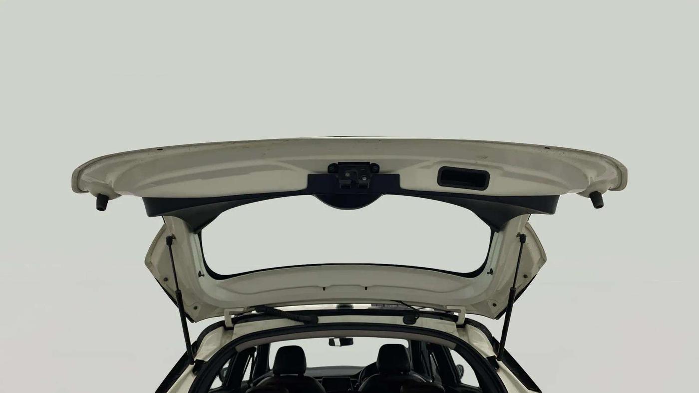 2019 Nissan Kicks XV PREMIUM O DUAL TONE DIESEL, Diesel, Manual, 78,575 km, Boot Door Open