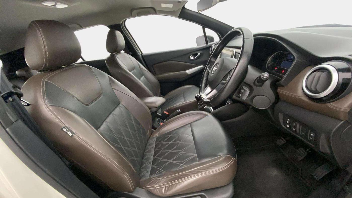 2019 Nissan Kicks XV PREMIUM O DUAL TONE DIESEL, Diesel, Manual, 78,575 km, Right Side Front Door Cabin