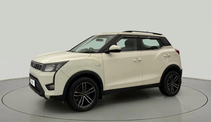 2022 Mahindra XUV300 W6 1.5 Sunroof Diesel, Diesel, Manual, 66,382 km, Left Front Diagonal
