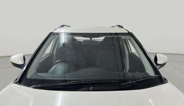 2022 Mahindra XUV300 W6 1.5 Sunroof Diesel, Diesel, Manual, 66,382 km, Front Windshield