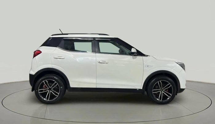 2022 Mahindra XUV300 W6 1.5 Sunroof Diesel, Diesel, Manual, 66,382 km, Right Side View