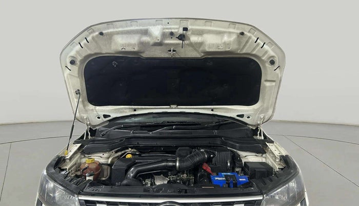 2022 Mahindra XUV300 W6 1.5 Sunroof Diesel, Diesel, Manual, 66,382 km, Open Bonet