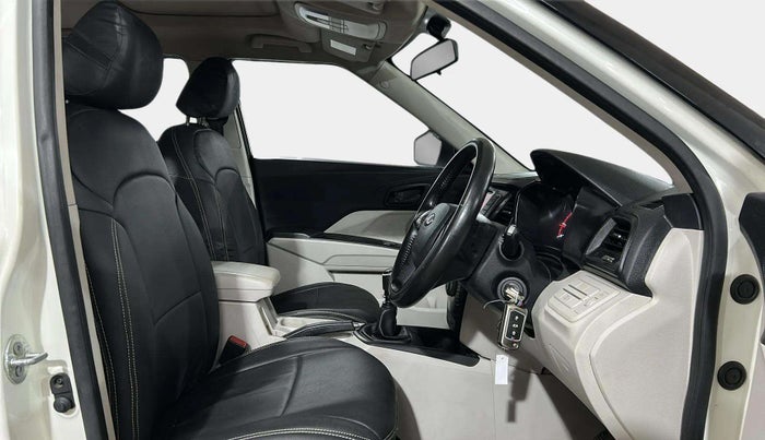 2022 Mahindra XUV300 W6 1.5 Sunroof Diesel, Diesel, Manual, 66,382 km, Right Side Front Door Cabin