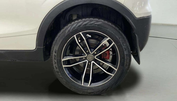 2022 Mahindra XUV300 W6 1.5 Sunroof Diesel, Diesel, Manual, 66,382 km, Left Rear Wheel