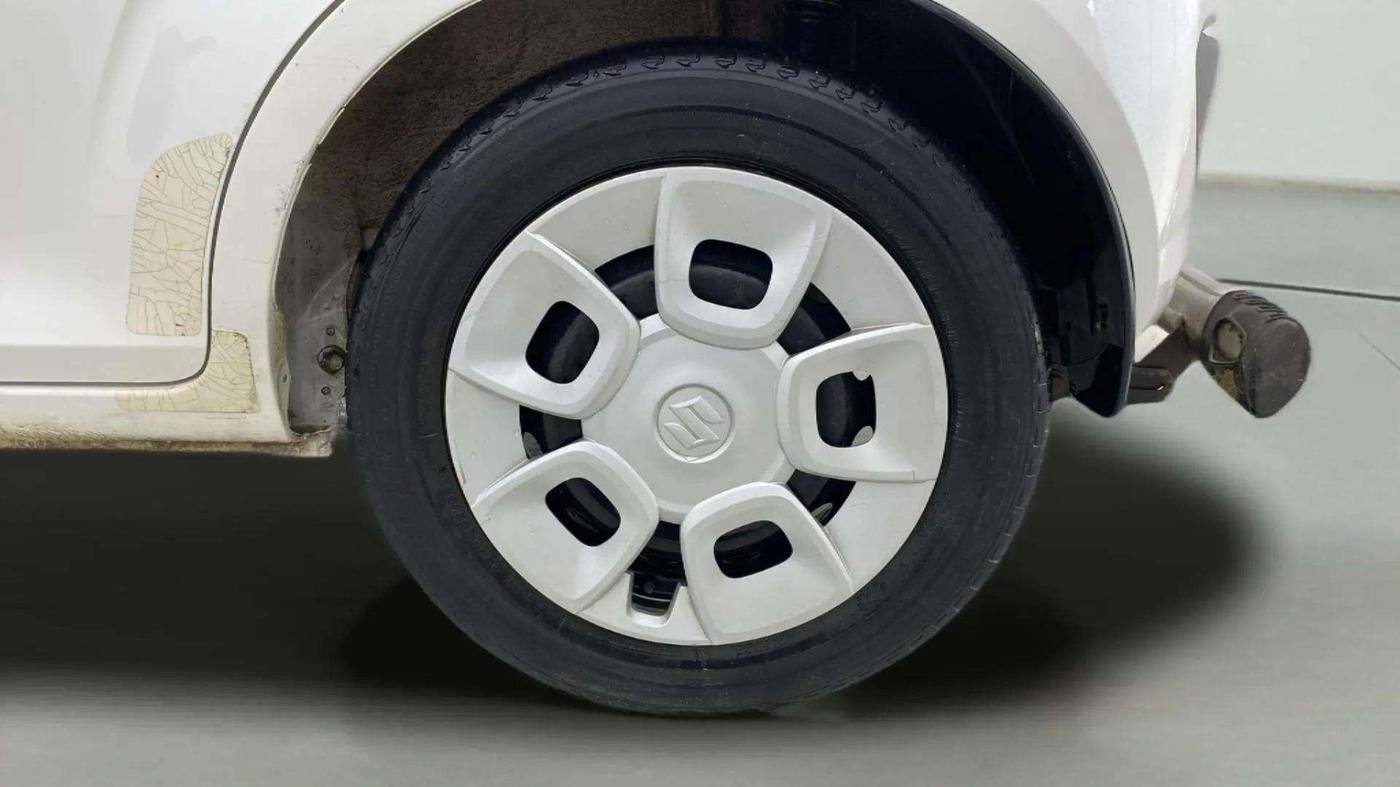 2018 Maruti IGNIS DELTA 1.2 AMT, CNG, Automatic, 85,705 km, Left Rear Wheel