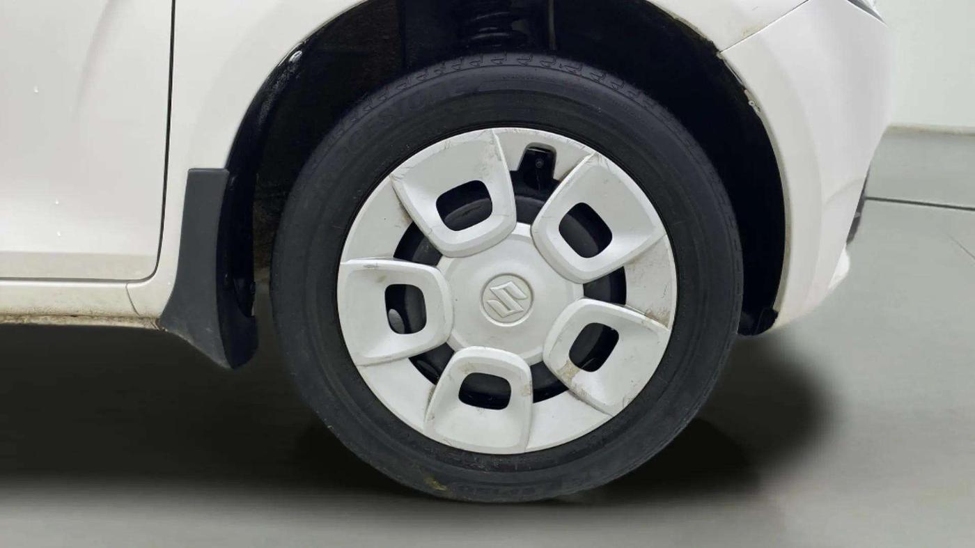 2018 Maruti IGNIS DELTA 1.2 AMT, CNG, Automatic, 85,705 km, Right Front Wheel
