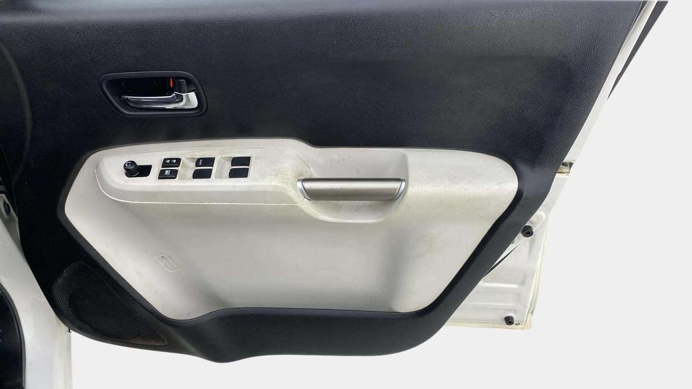 2018 Maruti IGNIS DELTA 1.2 AMT, CNG, Automatic, 85,705 km, Driver Side Door Panels Control
