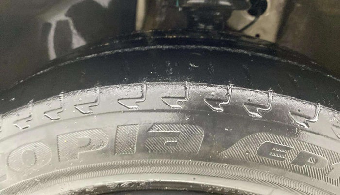 2018 Maruti IGNIS DELTA 1.2 AMT, CNG, Automatic, 85,595 km, Left Front Tyre Tread