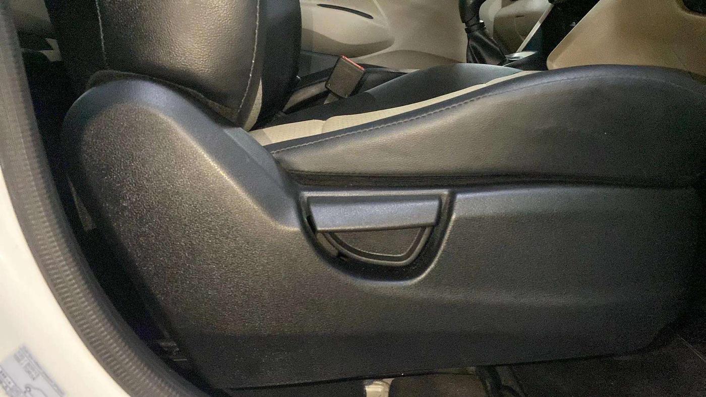 2020 Hyundai NEW SANTRO MAGNA 1.1 CORPORATE EDITION, Petrol, Manual, 21,418 km, Driver Side Adjustment Panel