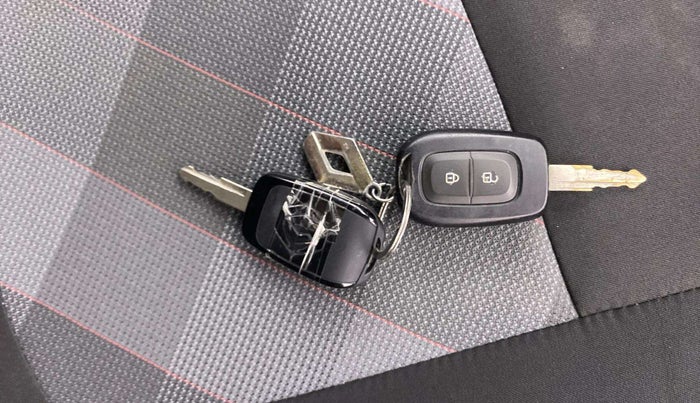 2019 Renault Kwid RXT 1.0 AMT (O), Petrol, Automatic, 33,806 km, Key Close Up