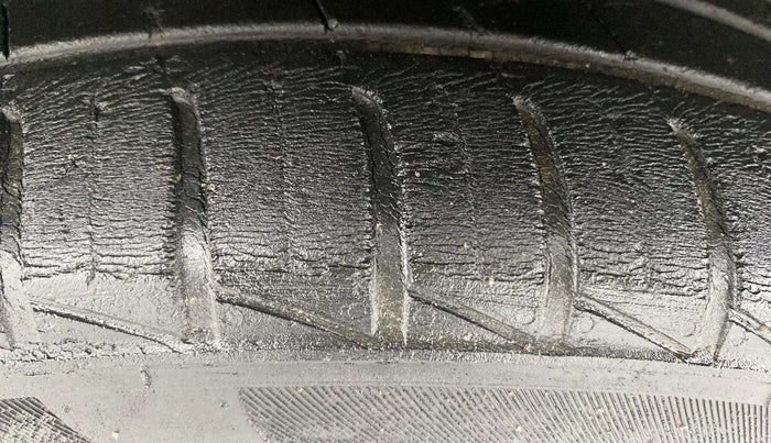 2019 Renault Kwid RXT 1.0 AMT (O), Petrol, Automatic, 33,806 km, Left Front Tyre Tread