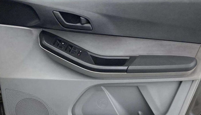 2021 Tata Tiago XT (O) PETROL, Petrol, Manual, 20,792 km, Driver Side Door Panels Control