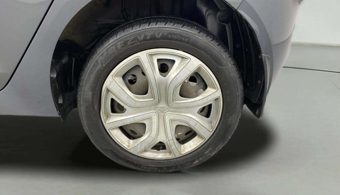 2020 Tata ALTROZ XT PETROL, Petrol, Manual, 31,555 km, Left Rear Wheel