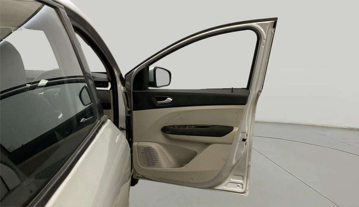 2021 Renault TRIBER RXZ, Petrol, Manual, 26,467 km, RHS Front Door