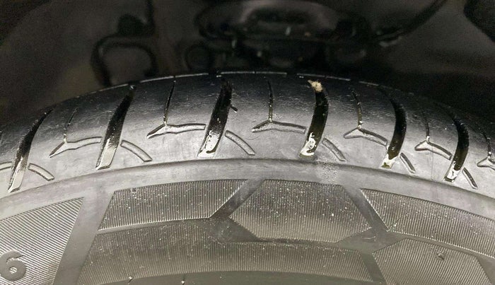 2020 Hyundai Verna SX (O) 1.5 CRDI AT, Diesel, Automatic, 93,688 km, Left Front Tyre Tread