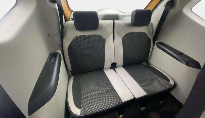2022 Renault TRIBER RXZ, Petrol, Manual, 37,684 km, Third Seat Row ( optional )
