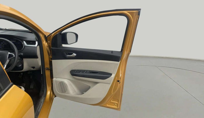 2022 Renault TRIBER RXZ, Petrol, Manual, 37,684 km, RHS Front Door