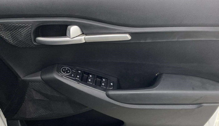2020 KIA SELTOS HTK PLUS 1.5, Petrol, Manual, 94,692 km, Driver Side Door Panels Control