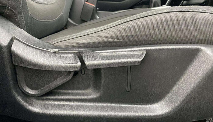 2020 KIA SELTOS HTK PLUS 1.5, Petrol, Manual, 94,692 km, Driver Side Adjustment Panel