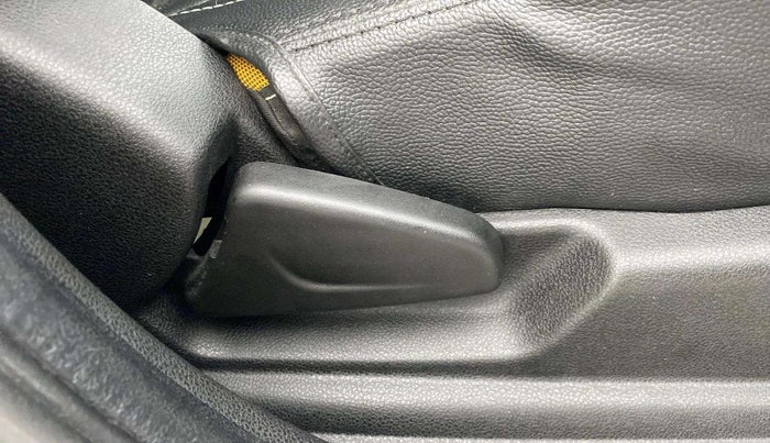 2022 Renault Kwid CLIMBER 1.0 AMT (O), Petrol, Automatic, 5,429 km, Driver Side Adjustment Panel