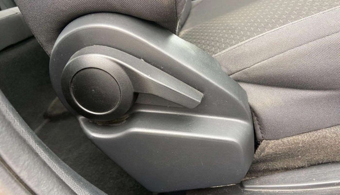 2022 Tata ALTROZ XMA PLUS PETROL, Petrol, Manual, 18,717 km, Driver Side Adjustment Panel