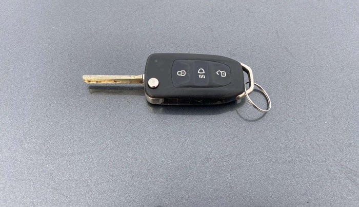 2022 Tata ALTROZ XMA PLUS PETROL, Petrol, Manual, 18,717 km, Key Close Up
