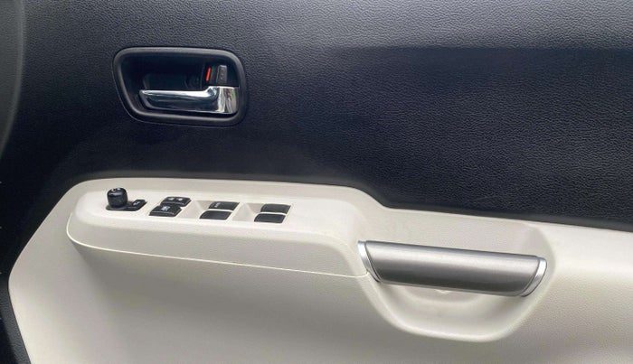 2022 Maruti IGNIS ZETA 1.2, Petrol, Manual, 57,954 km, Driver Side Door Panels Control
