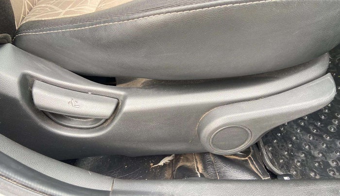 2018 Hyundai Grand i10 ASTA 1.2 KAPPA VTVT, Petrol, Manual, 39,035 km, Driver Side Adjustment Panel