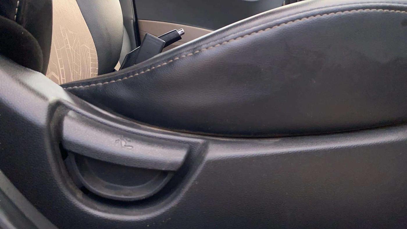 2019 Hyundai Grand i10 SPORTZ (O) AT 1.2 KAPPA VTVT, Petrol, Automatic, 78,117 km, Driver Side Adjustment Panel