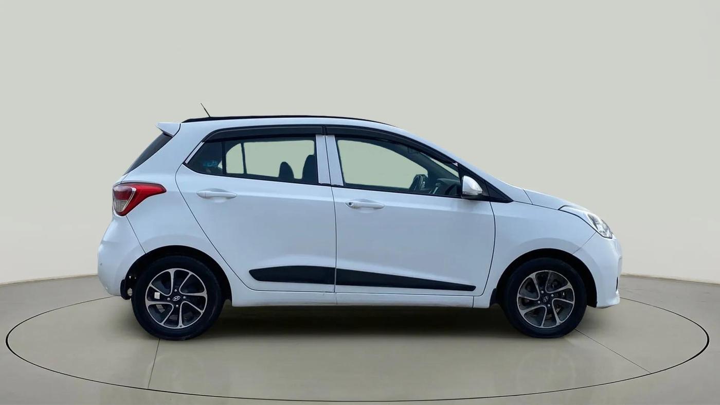 2019 Hyundai Grand i10 SPORTZ (O) AT 1.2 KAPPA VTVT, Petrol, Automatic, 78,117 km, Right Side