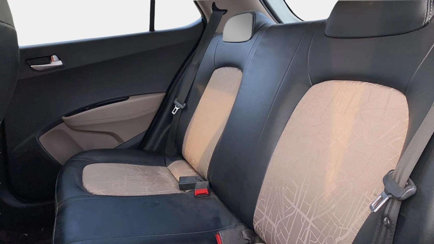 2019 Hyundai Grand i10 SPORTZ (O) AT 1.2 KAPPA VTVT, Petrol, Automatic, 78,117 km, Right Side Rear Door Cabin