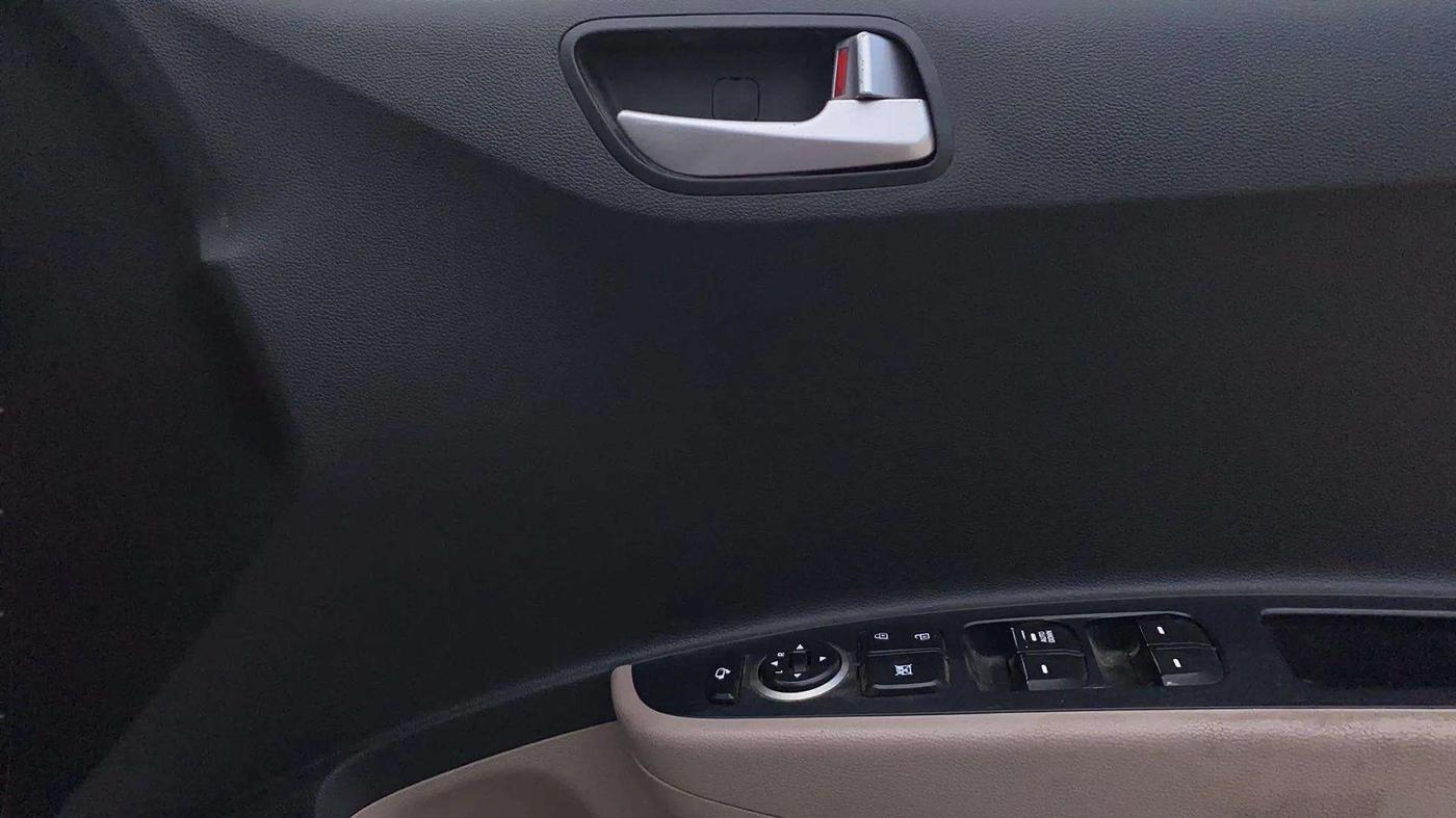 2019 Hyundai Grand i10 SPORTZ (O) AT 1.2 KAPPA VTVT, Petrol, Automatic, 78,117 km, Driver Side Door Panels Control