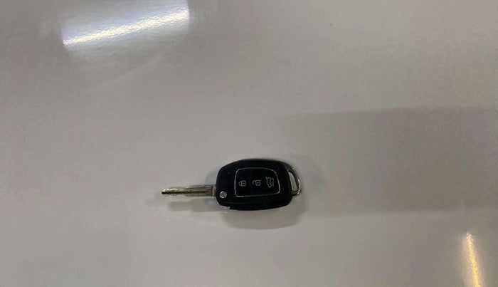 2017 Hyundai Elite i20 SPORTZ 1.2, Petrol, Manual, 65,403 km, Key Close Up