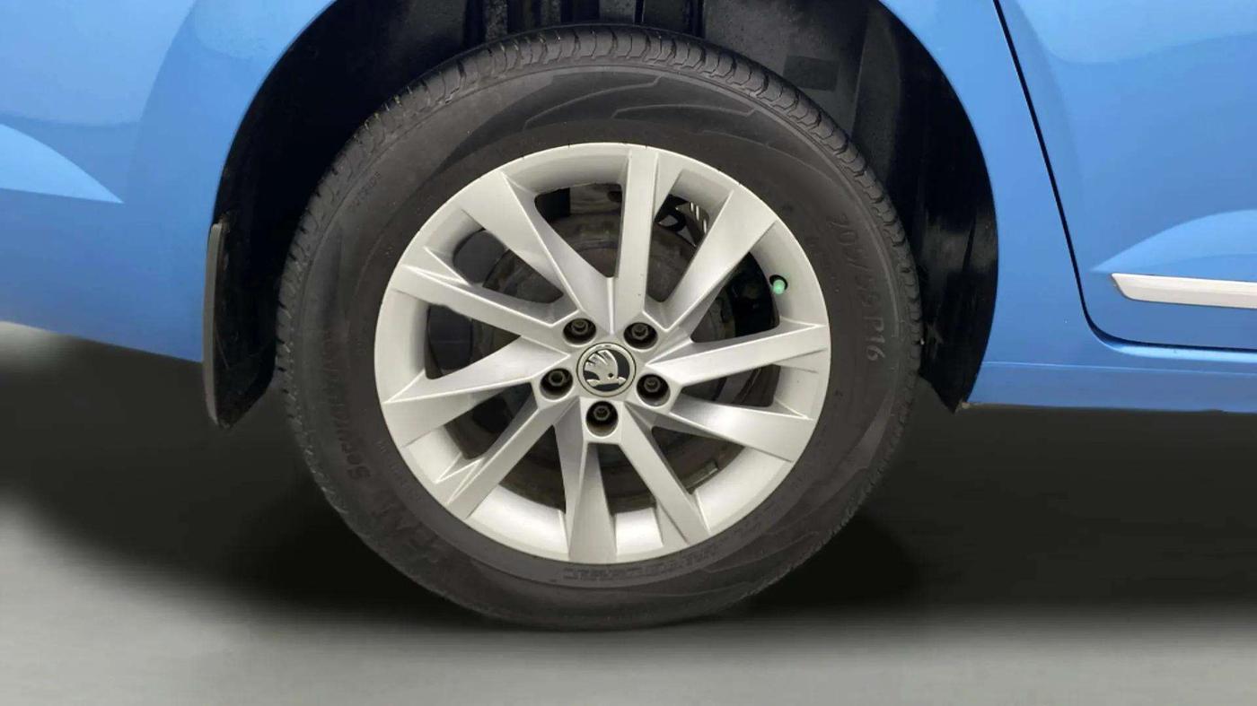 2023 Skoda SLAVIA AMBITION 1.5L TSI AT, Petrol, Automatic, 31,866 km, Right Rear Wheel