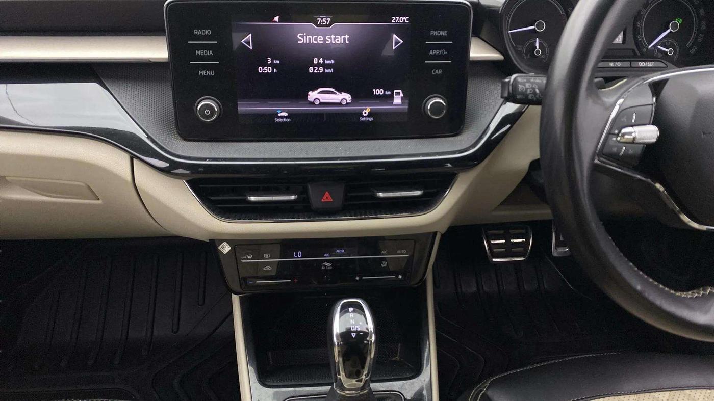 2023 Skoda SLAVIA AMBITION 1.5L TSI AT, Petrol, Automatic, 31,866 km, Air Conditioner