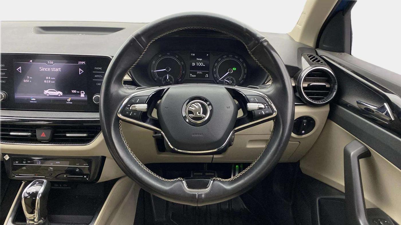 2023 Skoda SLAVIA AMBITION 1.5L TSI AT, Petrol, Automatic, 31,866 km, Steering Wheel Close Up