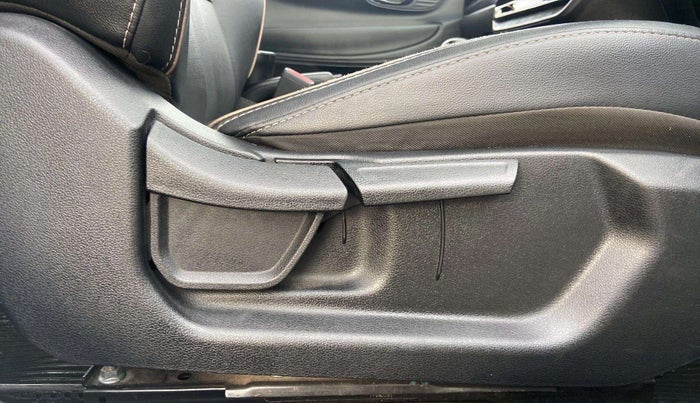2021 Hyundai NEW I20 ASTA (O) 1.0 TURBO GDI DCT, Petrol, Automatic, 29,437 km, Driver Side Adjustment Panel