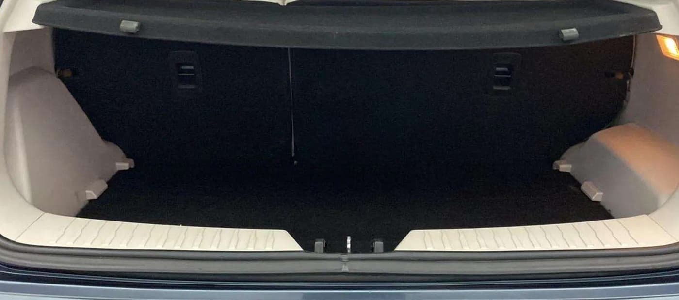 2019 Mahindra XUV300 W8 (O) 1.5 DIESEL, Diesel, Manual, 1,42,625 km, Boot Inside