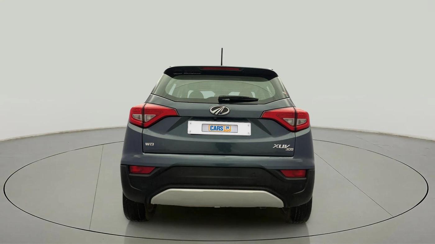 2019 Mahindra XUV300 W8 (O) 1.5 DIESEL, Diesel, Manual, 1,42,625 km, Back/Rear