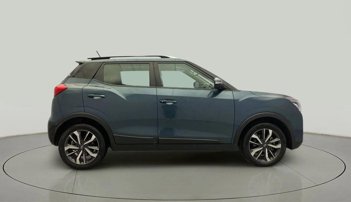 2019 Mahindra XUV300 W8 (O) 1.5 DIESEL, Diesel, Manual, 1,42,449 km, Right Side View