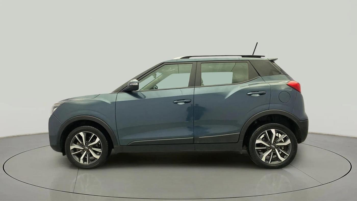 2019 Mahindra XUV300 W8 (O) 1.5 DIESEL, Diesel, Manual, 1,42,625 km, Left Side
