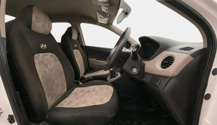 2015 Hyundai Xcent S 1.2, CNG, Manual, 64,215 km, Right Side Front Door Cabin