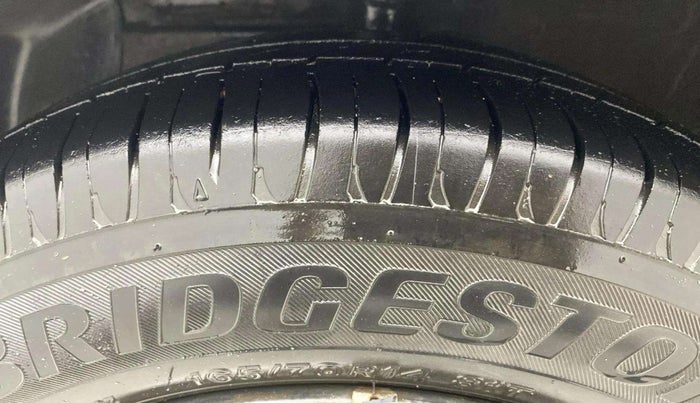 2015 Hyundai Xcent S 1.2, CNG, Manual, 64,215 km, Left Front Tyre Tread