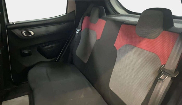 2019 Renault Kwid RXT 1.0 (O), Petrol, Manual, 33,968 km, Right Side Rear Door Cabin