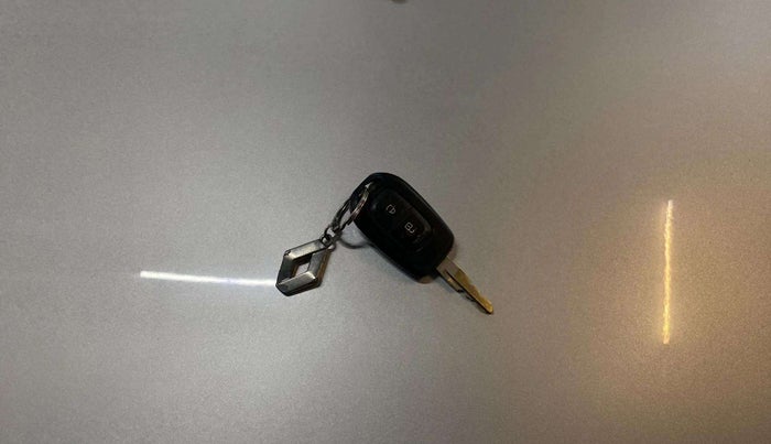 2019 Renault Kwid RXT 1.0 (O), Petrol, Manual, 33,968 km, Key Close Up
