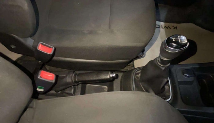 2019 Renault Kwid RXT 1.0 (O), Petrol, Manual, 33,968 km, Gear Lever