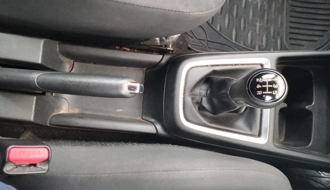 2022 Maruti Swift VXI, Petrol, Manual, 24,397 km, Gear Lever