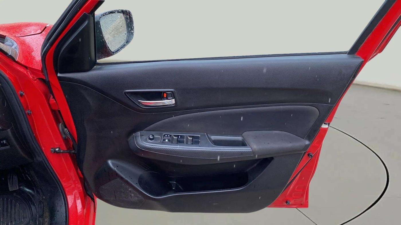 2022 Maruti Swift VXI, Petrol, Manual, 24,397 km, Driver Side Door Panels Control
